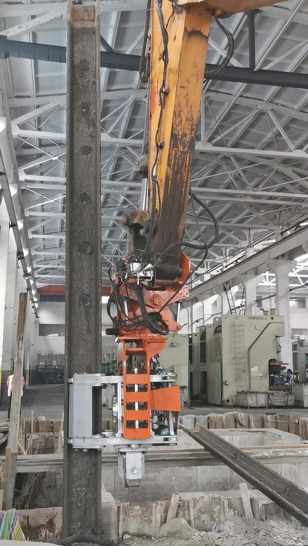 側(cè)夾振動(dòng)錘，側(cè)夾打樁機(jī)，側(cè)
